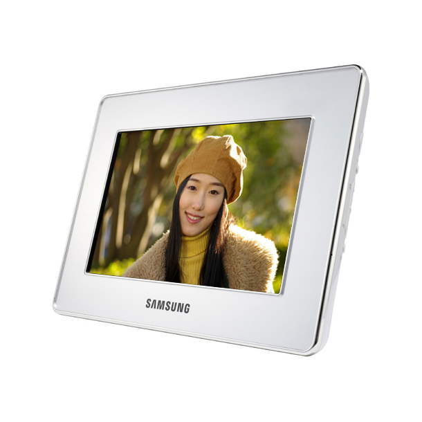 Великолепная цифровая фоторамка Samsung SPF-72H с изысканными